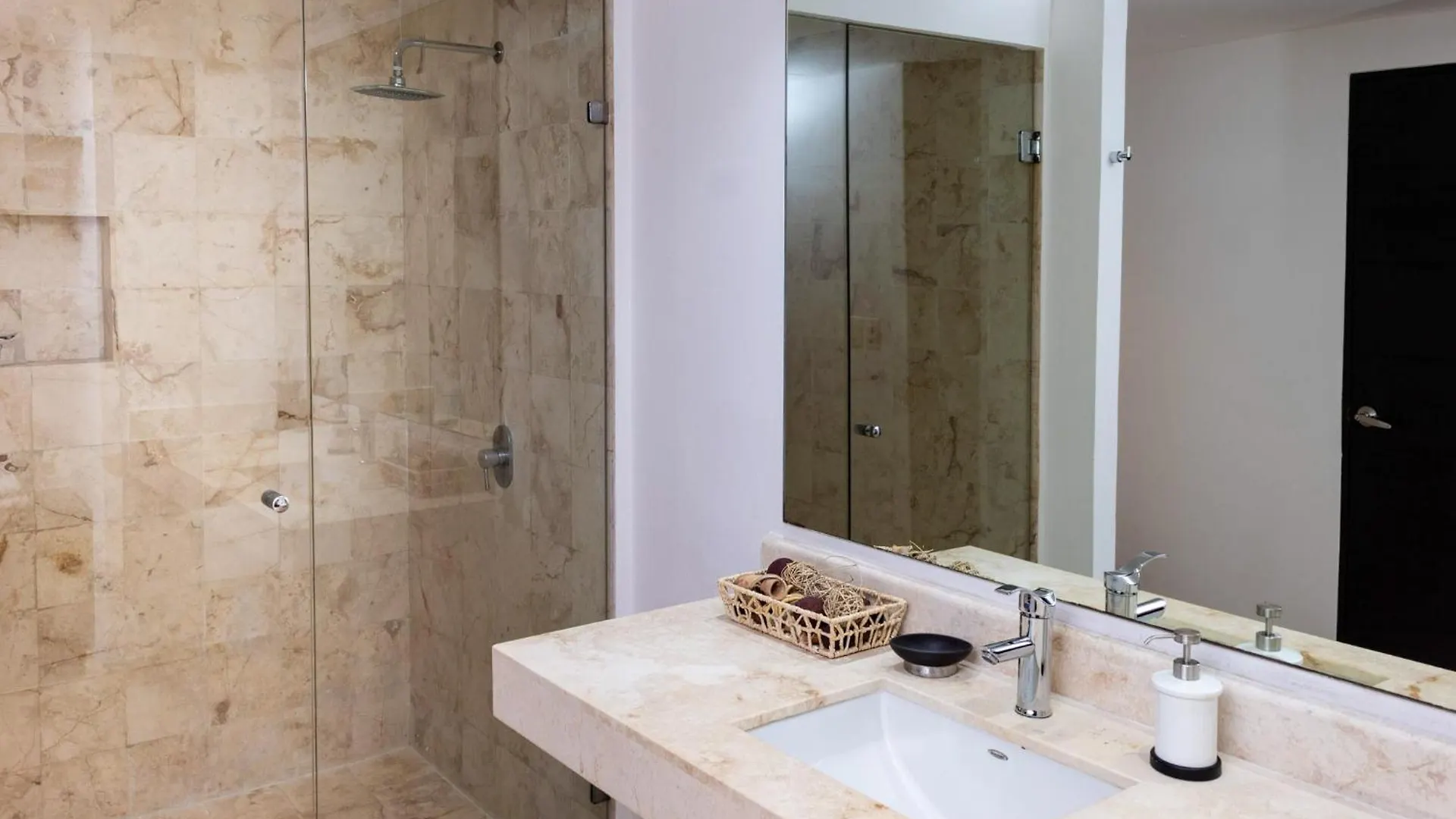 Elements Garden House 5 Condo Playa del Carmen Apartment